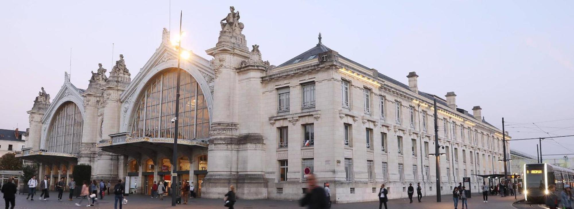 Le Camelia Proche Aeroport Lägenhet Tours Exteriör bild
